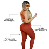 O Macaquinho Feminino Fitness com Decote Transpassado e Detalhe nas Costas é a escolha ideal para quem busca uma peça moderna, confortável e versátil, que acompanha diferentes momentos da rotina com elegância e segurança.